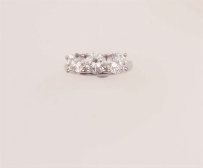 Anello con Tre Diamanti Taglio Brillante per Ct 2,50 Circa Totali