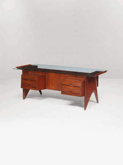 Scrivania con Struttura in Legno e Piano in Vetro di Forte Spessore.