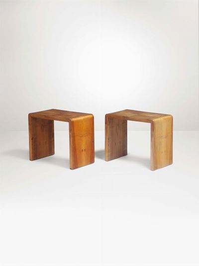 Coppia di Sedute con Struttura in Legno.