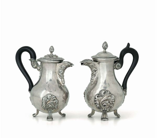 Due egoiste in argento fuso, sbalzato e cesellato.Francia seconda metà del XIX secolo