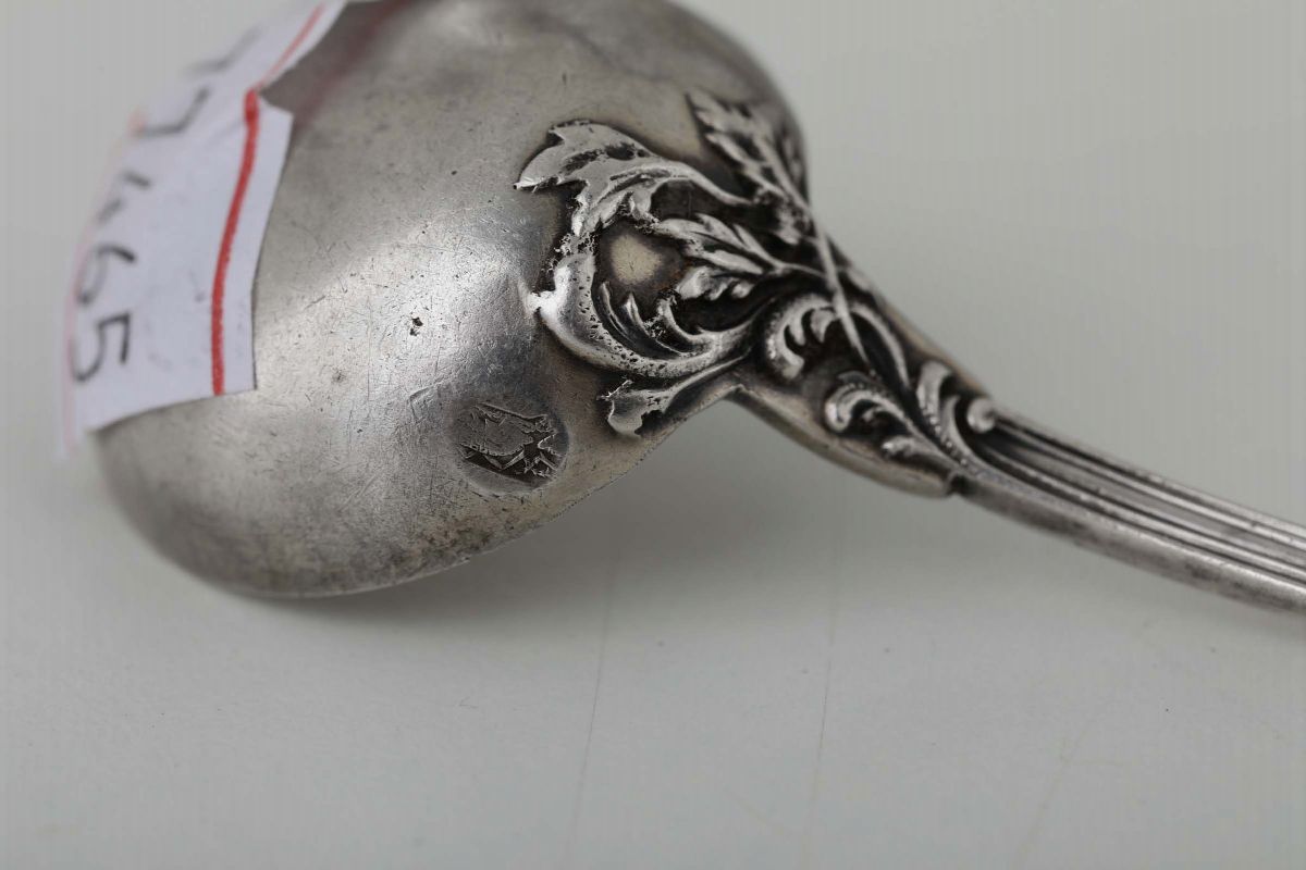 Tre Mostardiere in Argento Fuso, Sbalzato e Cesellato,contenitori in Vetro Molato. Francia XIX-XX...
