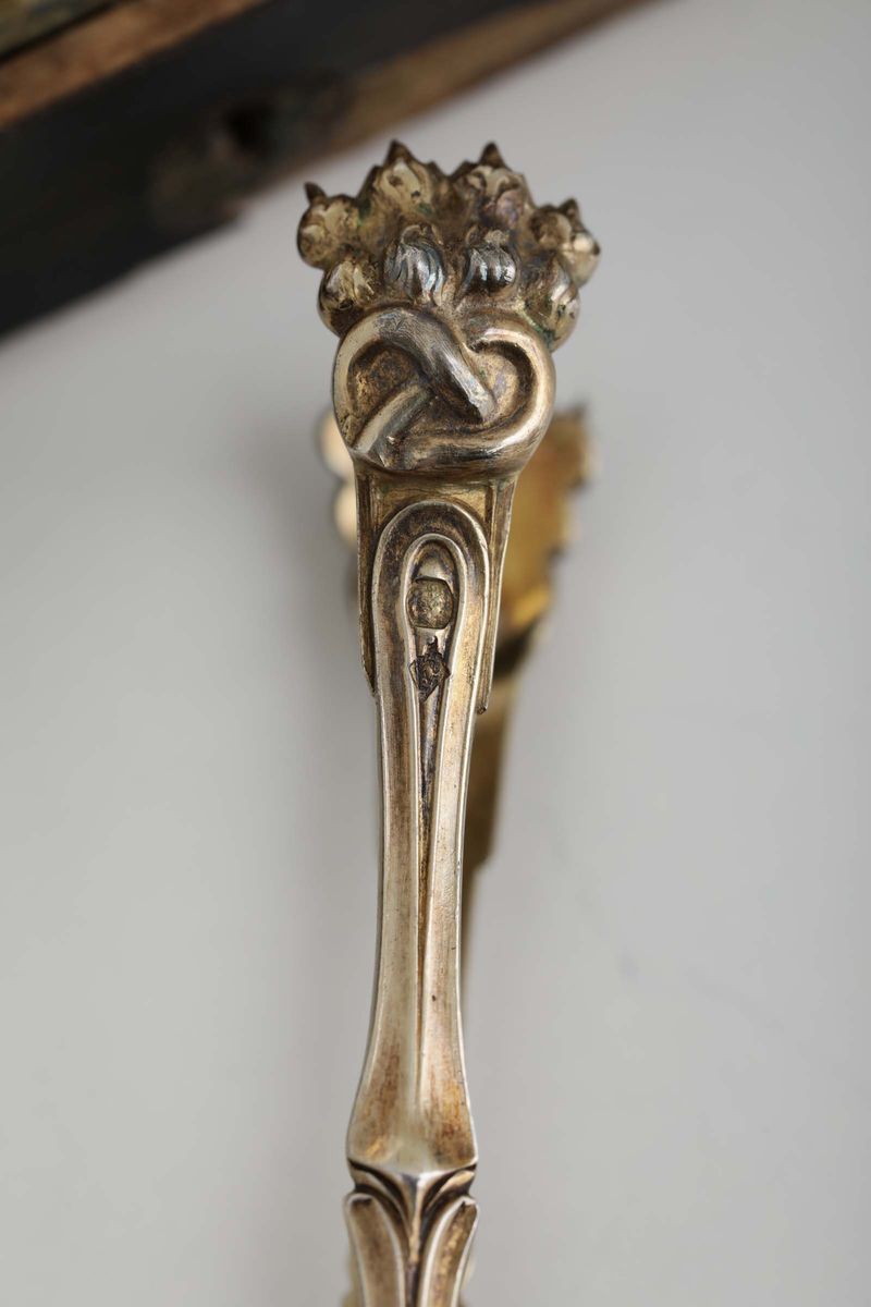 Servizio di Accessori da Tè in Argento Dorato. Francia XIX-XX Secolo. Bolli di Titolo e Dell’arge...