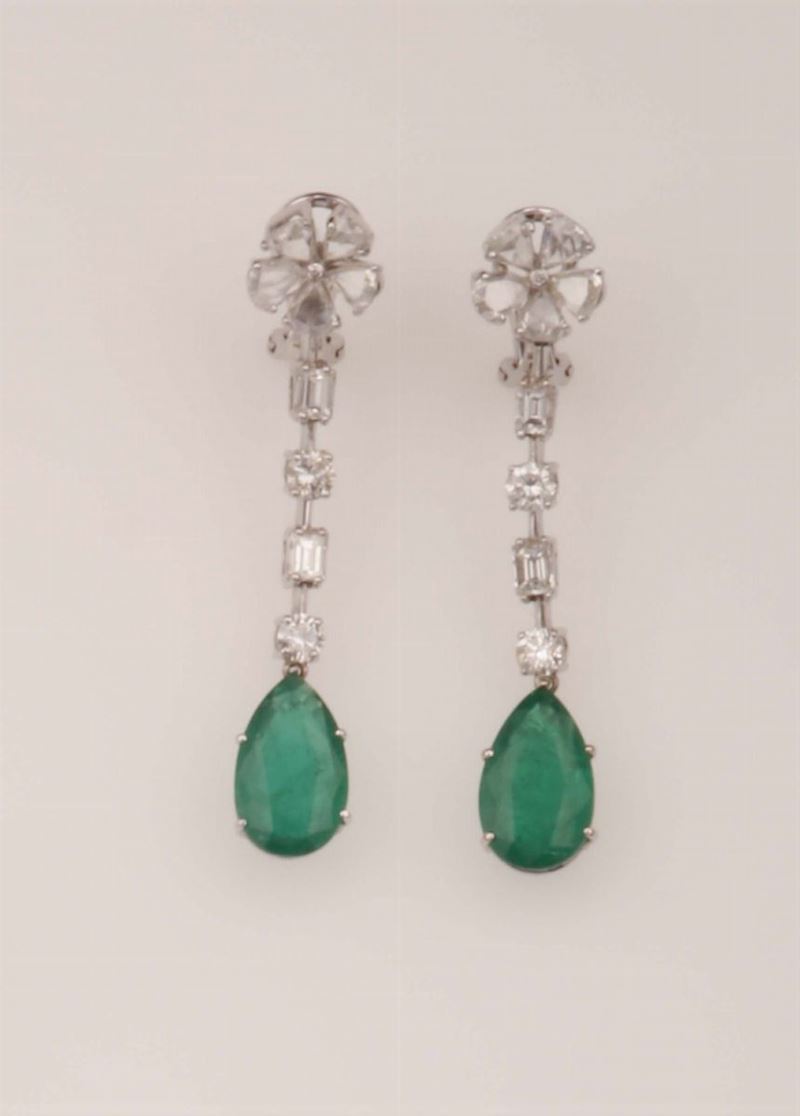 Pair of emerald and diamond pendent earrings  - Auction Fine Jewels - Cambi Casa d'Aste