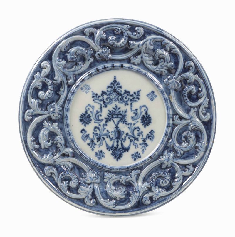 Grande piatto Pavia, fine XVII - inizio XVIII secolo  - Asta Maioliche e Porcellane - II - Cambi Casa d'Aste