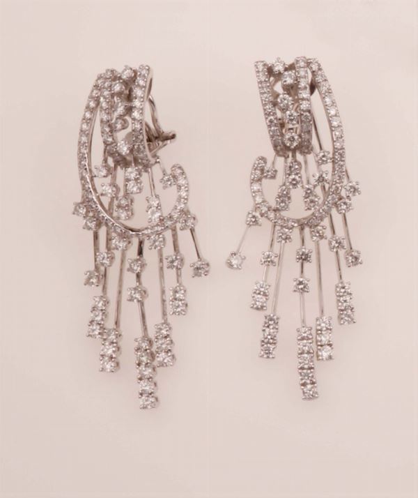 Paid of diamond pendent earrings