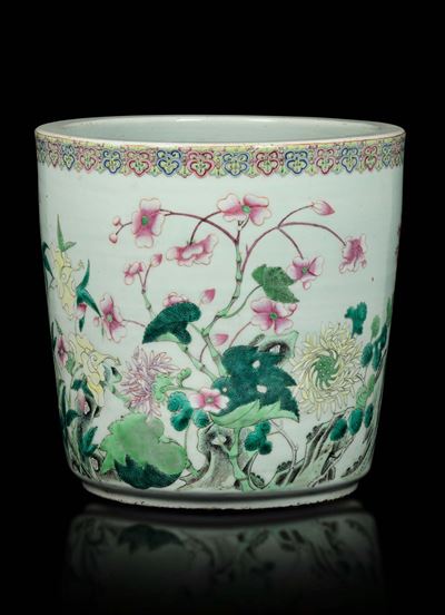 Cachepot in Porcellana Famiglia Rosa con Decori Floreali su Fondo Bianco, Cina, Dinastia Qing, Ep...