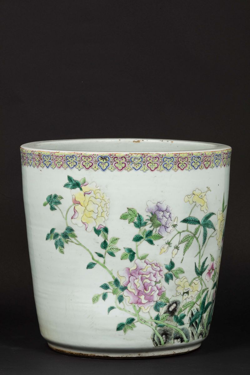 Cachepot in Porcellana Famiglia Rosa con Decori Floreali su Fondo Bianco, Cina, Dinastia Qing, Ep...