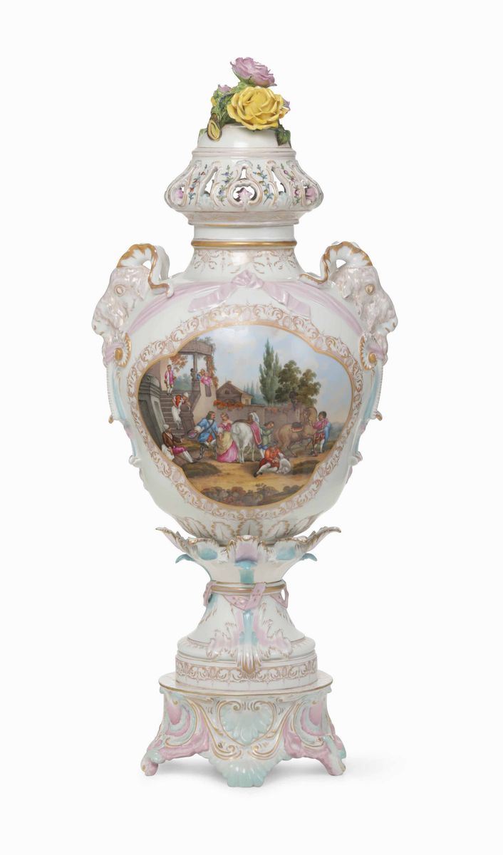Grande vaso Probabilmente Dresda, fine del XIX secolo  - Auction Majolica and Porcelains - II - Cambi Casa d'Aste