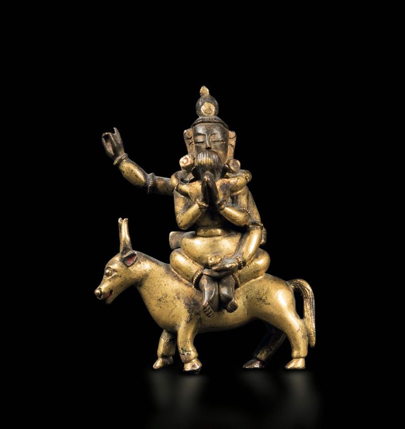 Figura di Chagan-Sambhara in Yab-yum in bronzo dorato, Cina, Dinastia Qing, epoca Qianlong (1736-1796)  - Asta The Art of Himalayan and Chinese Bronze - II - Cambi Casa d'Aste