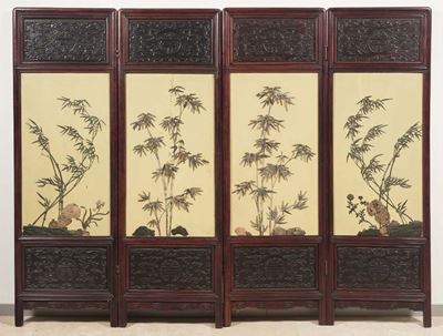 Paravento a Quattro Ante in Legno Intarsiato e Pannelli con Decoro a Soggetto Naturalistico, Cina...