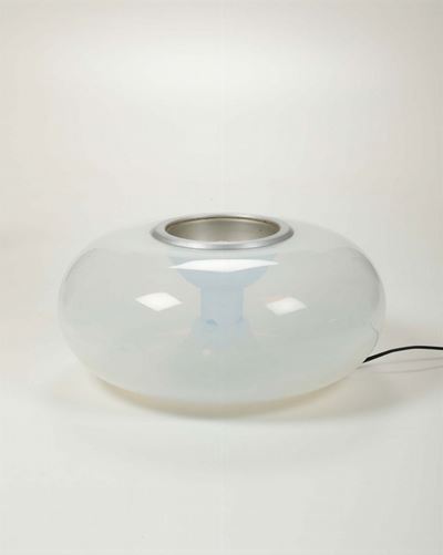Lampada da Tavolo con Struttura in Ottone Nichelato e Diffusore in Vetro di Murano.