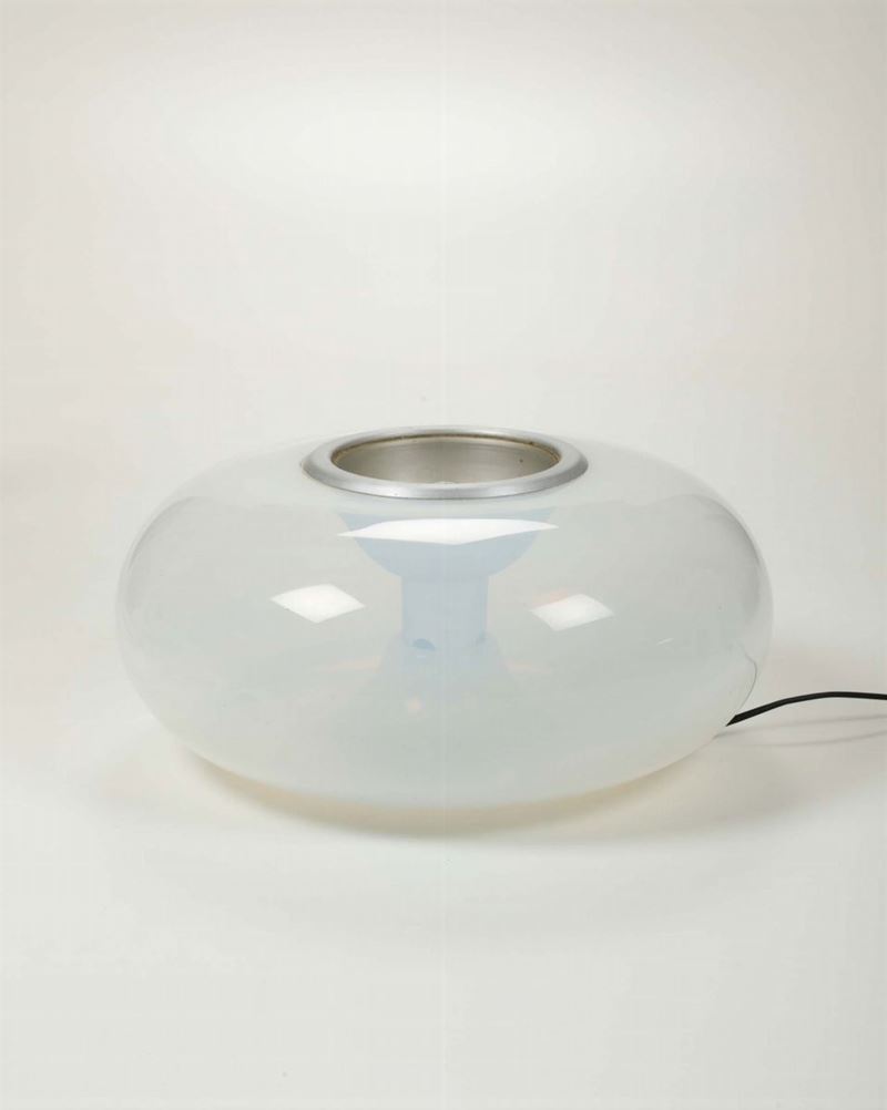 Lampada da tavolo con struttura in ottone nichelato e diffusore in vetro di Murano.  - Asta Design II - II - Cambi Casa d'Aste