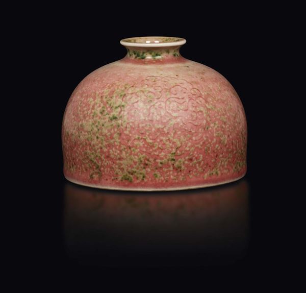 A Scolar inkwell in iron red glazed porcelain with green veining, China, Qing Dynasty, late 19th century