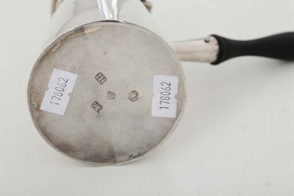 Egoiste in Argento Fuso, Sbalzato e Cesellato, Manico in Ebano Tornito, Londra 1767, Argentiere T...