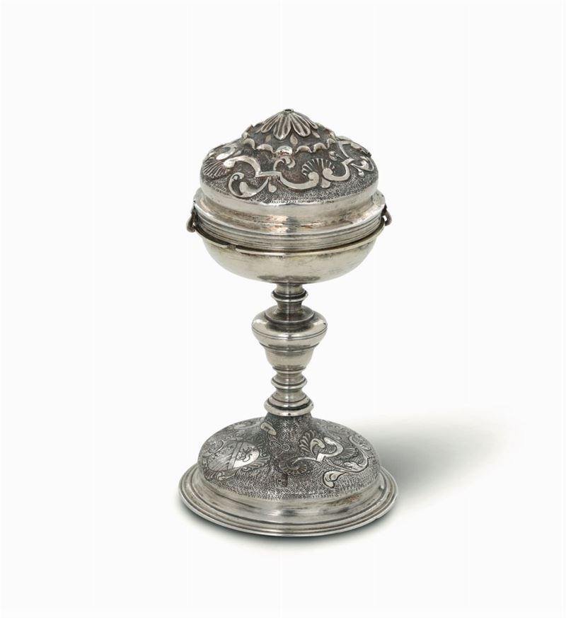 A small ciborium in chiselled and gilt silver, Italian manufacture (Genoa?), 19th century  - Auction Collectors' Silvers - Cambi Casa d'Aste