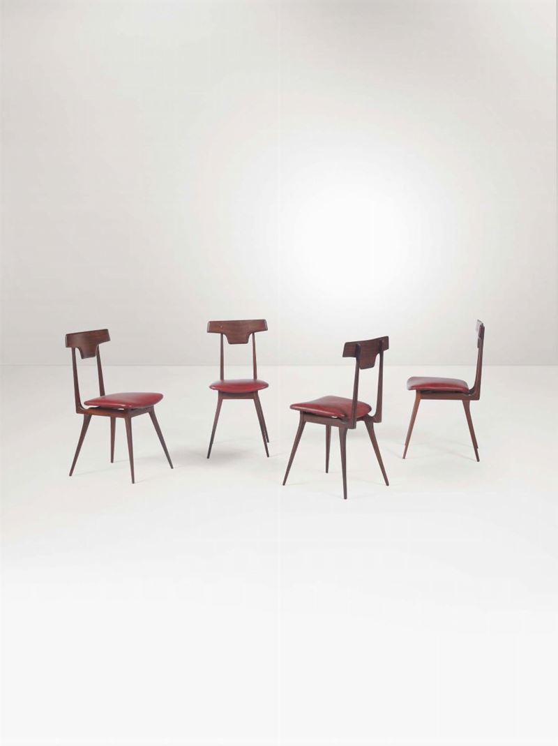 Quattro sedie con struttura in legno e rivestimenti in skai.  - Asta Design II - II - Cambi Casa d'Aste