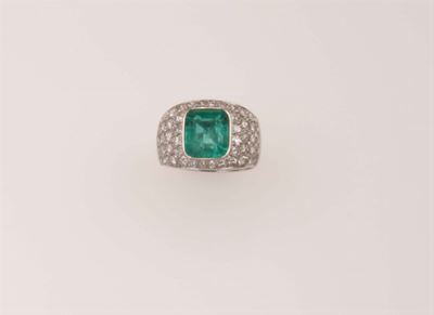 Anello con Smeraldo Colombia e Diamanti