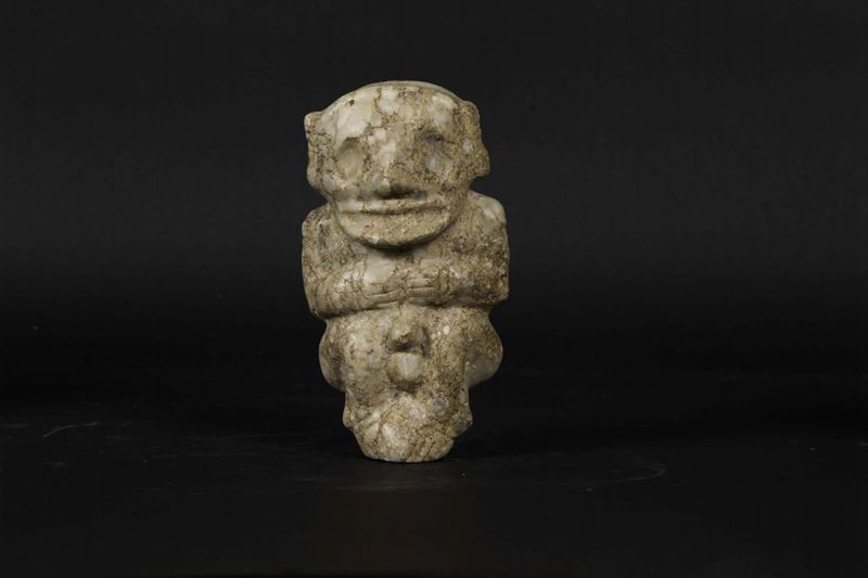 Figura di ermafrodita in giada con inclusioni, Cina, probabilmente periodo neolitico  - Asta Chinese Works of Art - Cambi Casa d'Aste