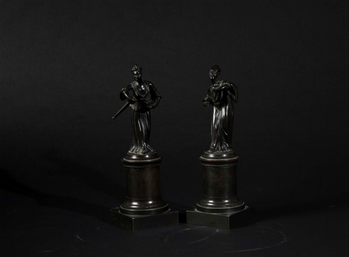 Coppia di Sculture in Bronzo Raffiguranti Personaggi Cinesi, XX Secolo