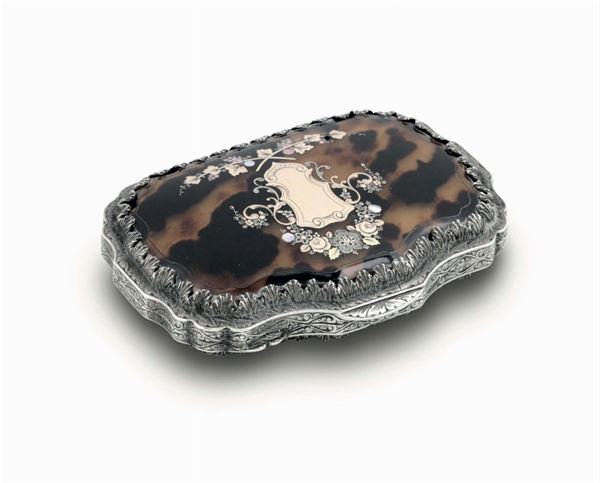 A silver, gold, tortoise and mother-of-pearl snuff box. Europe 18th century
