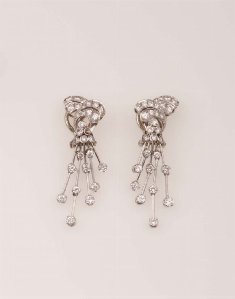 Pair of diamond and platinum pendent earrings  - Auction Fine Jewels - Cambi Casa d'Aste