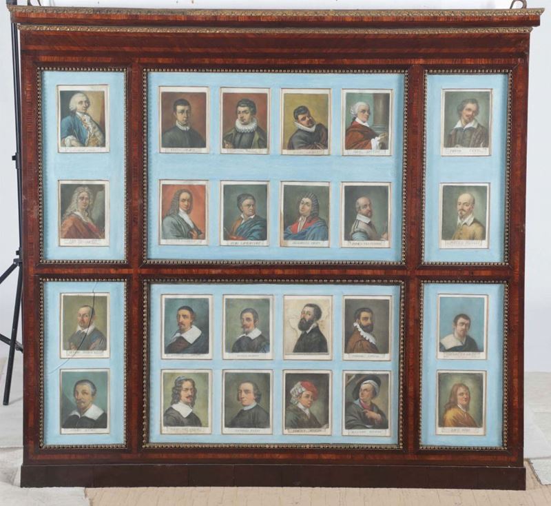 Caminiera con 24 incisioni raffiguranti ritratti di pittori, XVIII secolo  - Auction Furnitures, Paintings and Works of Art - Cambi Casa d'Aste