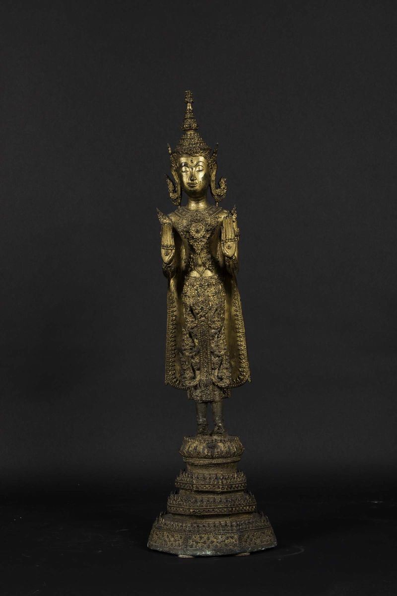 A gilt bronze figure of a standing Buddha, Thailand, 19th century  - Auction Chinese Works of Art - Cambi Casa d'Aste