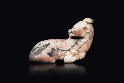 Figura di Animale Fantastico Scolpito in Giada Policroma, Cina, Dinastia Qing, Fine XIX Secolo