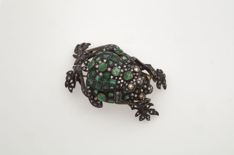 Diamond, emerald, gold and silver brooch  - Auction Jewels Timed Auction - Cambi Casa d'Aste