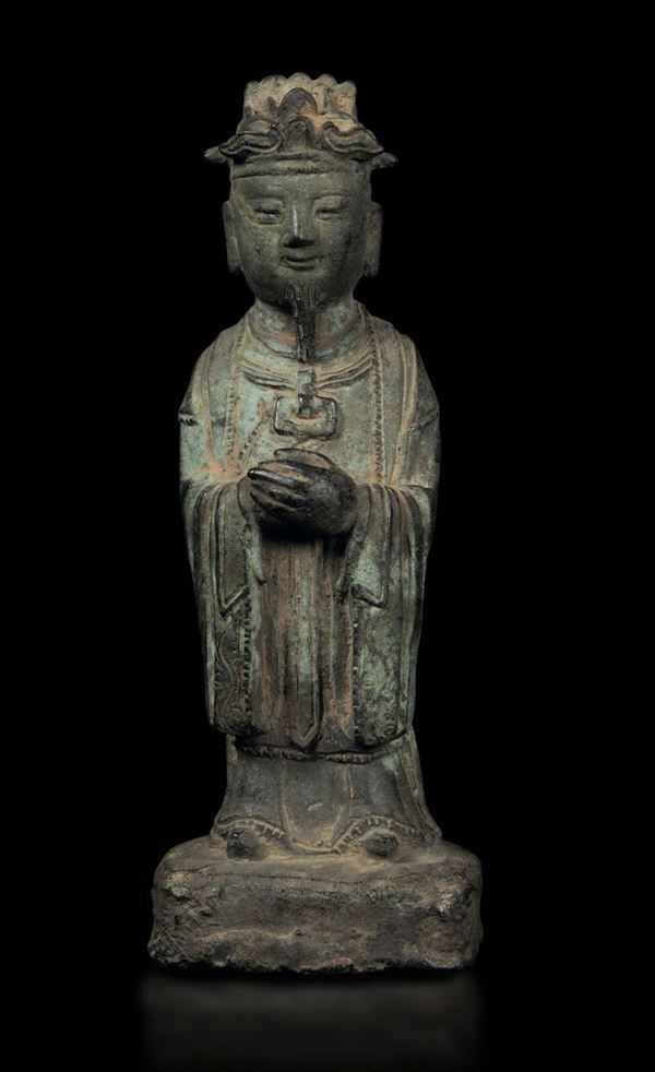 Figura di dignitario eretto in bronzo, Cina, Dinastia Ming, XVII secolo