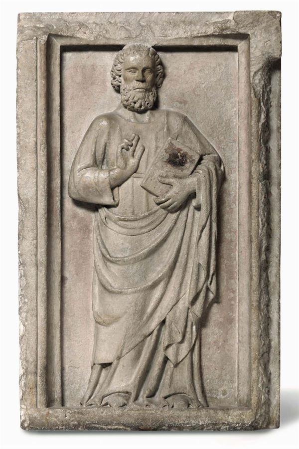 Bassorilievo in pietra raffigurante Apostolo con libro. Scultore operante nell'Italia meridionale nella prima metà del XIV secolo, prossimo a Tino da Camaino (Pacio Bertini?)
