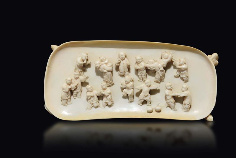 An ivory plaque with a decor of children, China, Qing Dynasty, 19th century  - Auction Fine Chinese Works of Art - I - Cambi Casa d'Aste