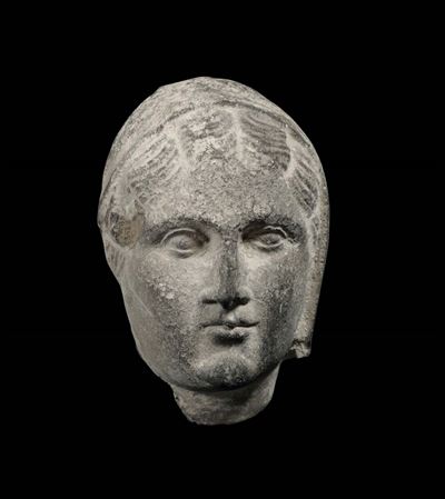 Volto Muliebre in Pietra. Scultore D’oltralpe Attivo nel XV Secolo
