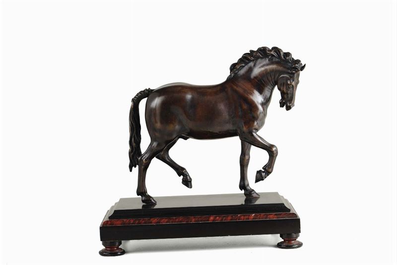 Cavallo in bronzo fuso, cesellato e patinato. Da Giambologna, Italia o Francia XVIII-XIX secolo  - Asta Scultura e Oggetti d'Arte - Cambi Casa d'Aste