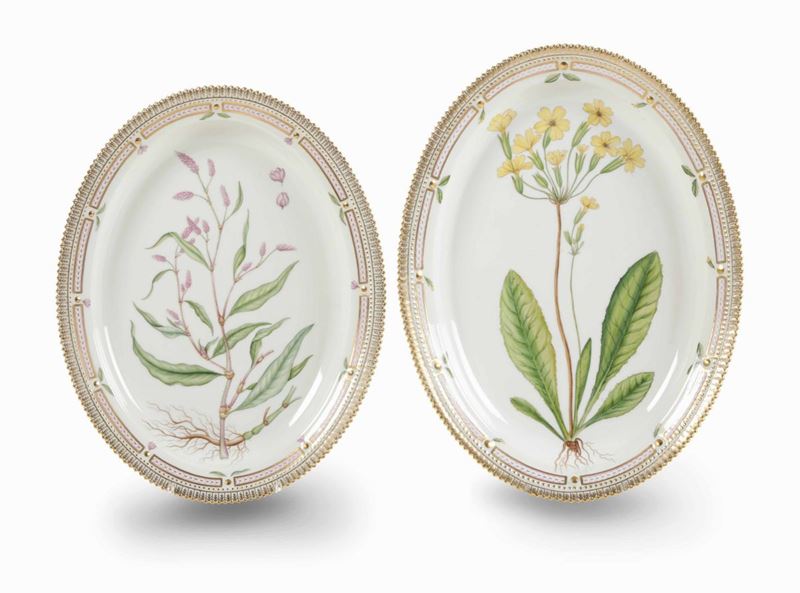 Due grandi piatti ovali Danimarca, manifattura Royal Copenhagen, seconda metà del XX secolo  - Auction The Flora Danica - I - Cambi Casa d'Aste