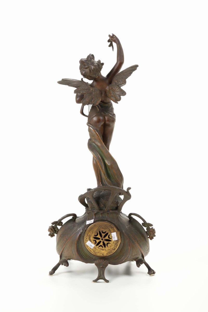 Pendola da Tavolo in Metallo con Figura Femminile Alata, XIX-XX Secolo