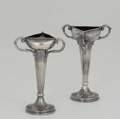Coppia di Vasi in Argento in Stile Art Nuveau, Chester 1911
