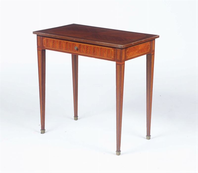 Tavolino scrittoio con piano ad intarsio geometrico. Francia, seconda metà XIX secolo  - Auction Fine Art - I - Cambi Casa d'Aste