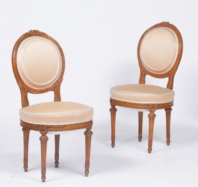 Coppia di sedie in legno intagliato, Francia, epoca Luigi XVI  - Auction Fine Art Timed Auction - V - Cambi Casa d'Aste