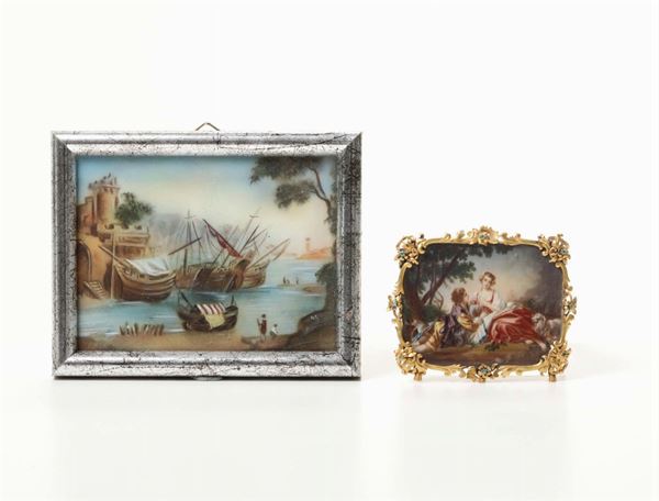 Lotto di due miniature composto da una veduta di marina ed una scena galante alla Boucher, XIX secolo