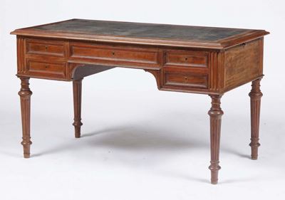 Scrivania in mogano, Francia, stile Luigi XVI, XIX secolo, con cinque cassetti e piano in cuoio