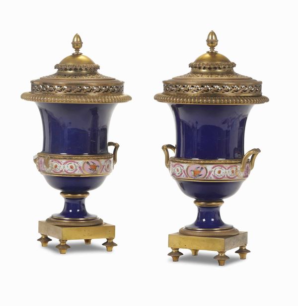 Coppia di vasi pots-pourris Parigi, Manifattura La Courtille, inizio del XIX secolo
