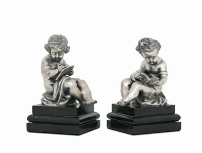 Coppia di Putti in Argento Fuso e Cesellato, Basi in Marmo. Argenteria Artistica Italiana del XIX...