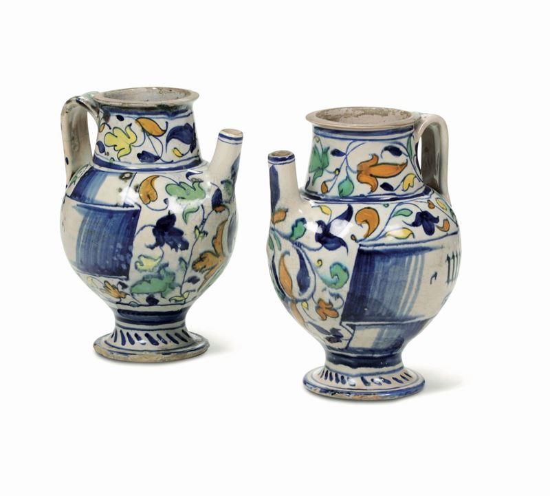Coppia di orcioli Probabilmente Venezia, ultimo quarto del XVI secolo  - Auction Majolica and Porcelain - Cambi Casa d'Aste