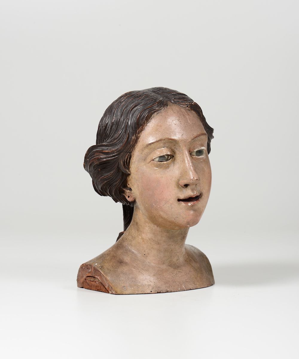 Testa Femminile in Legno Scolpito e Policromo, Occhi in Vetro. Scultore Barocco Italiano del XVII...