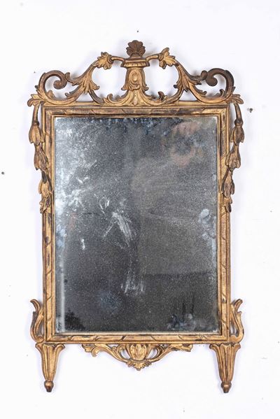 Specchiera in Legno Intagliato e Dorato di Gusto Luigi XVI