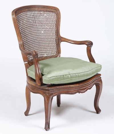 Poltroncina in Noce di Forma Luigi XV, XVIII-XIX Secolo
