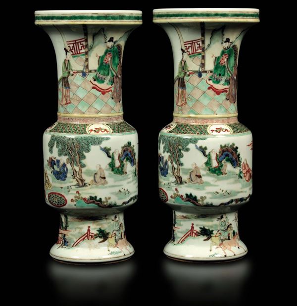 Coppia di vasi in porcellana Famiglia Verde con figure di saggi, Cina, Dinastia Qing, XIX secolo