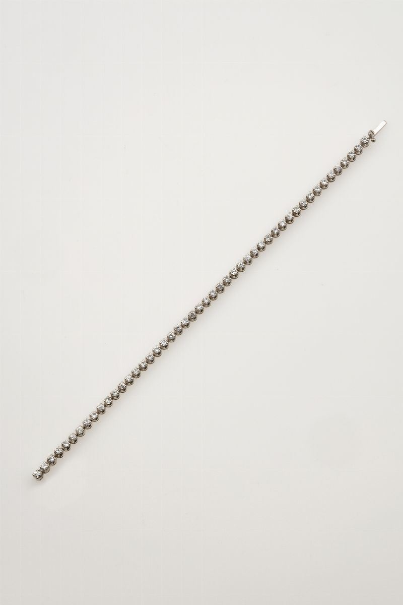 Brilliant-cut diamond line bracelet  - Auction Jewels Timed Auction - Cambi Casa d'Aste