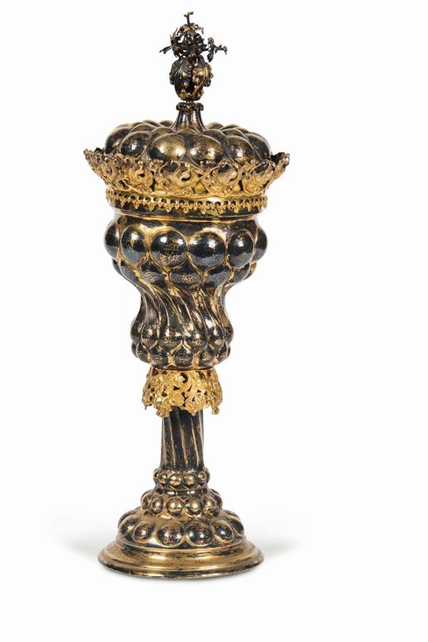 Coppa in argento fuso, sbalzato, traforato, cesellato e dorato. Germania (?) XIX-XX secolo